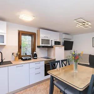 Apartment Lavanda New 2021, Poreč